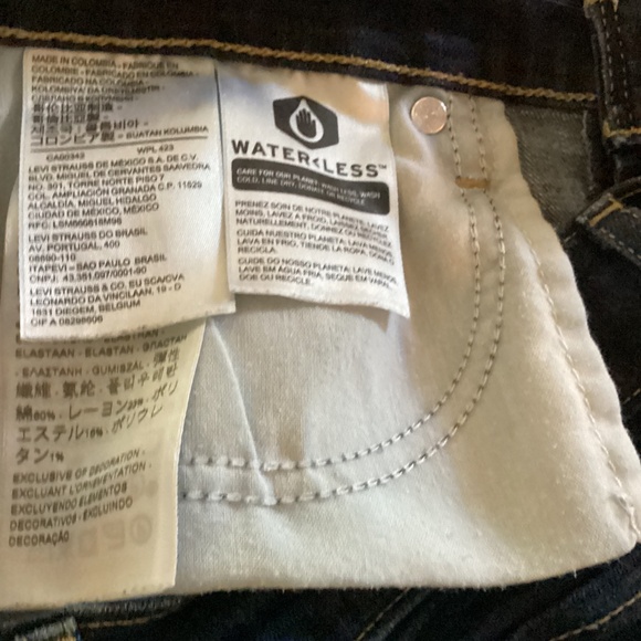 Boys Bootcut Levis - Picture 3 of 3